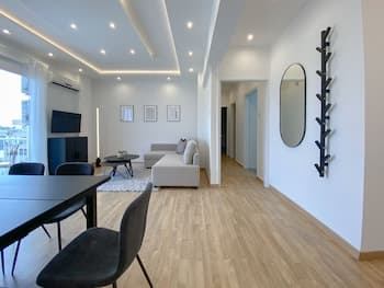 Phaedrus Living Downtown Flat 704