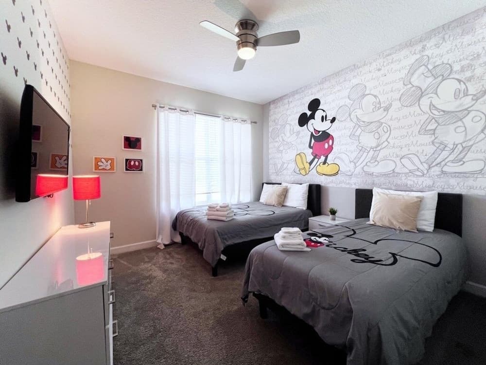 5 Bed 5 Bath South Facing Pool Home Storey Lake 5 Bedroom Home by RedAwning