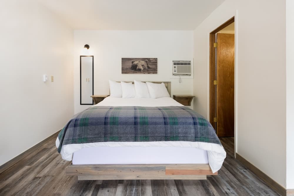 Beargrass Lodging and RV Resort