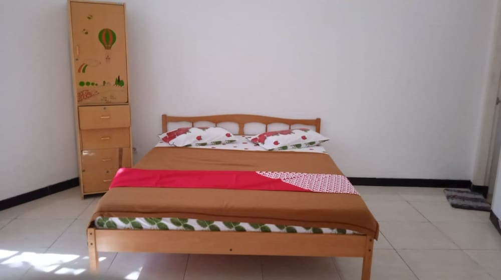 OYO Life 90989 Lee Dug Tretes Residence