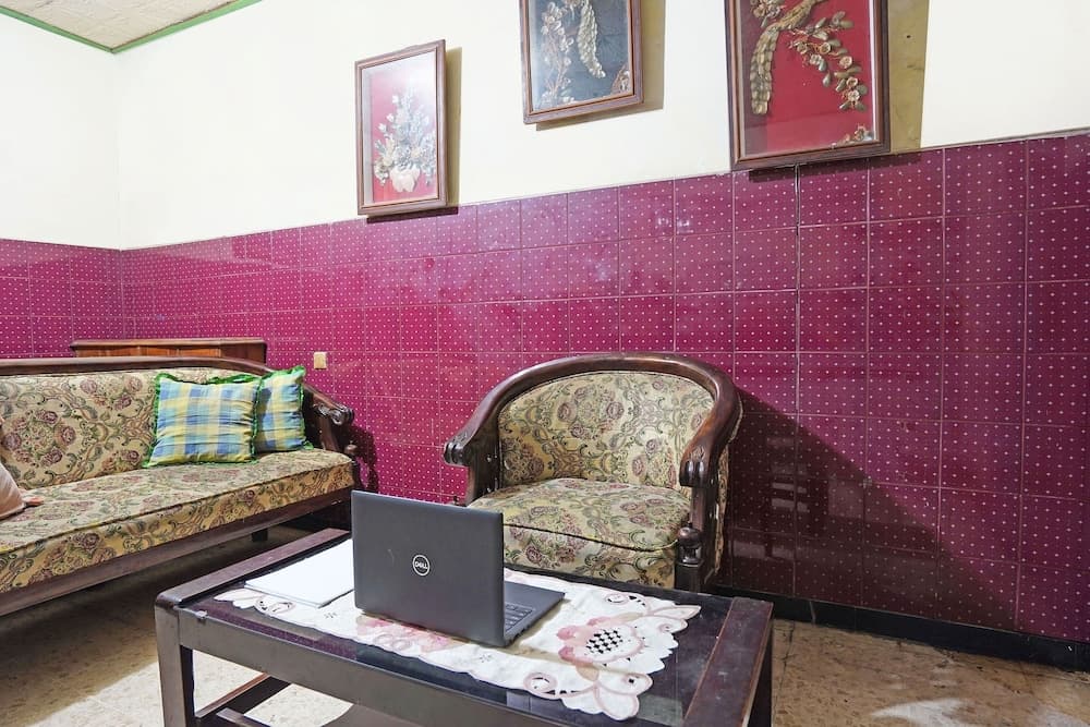 OYO Life 91859 Kost Budhe Syariah