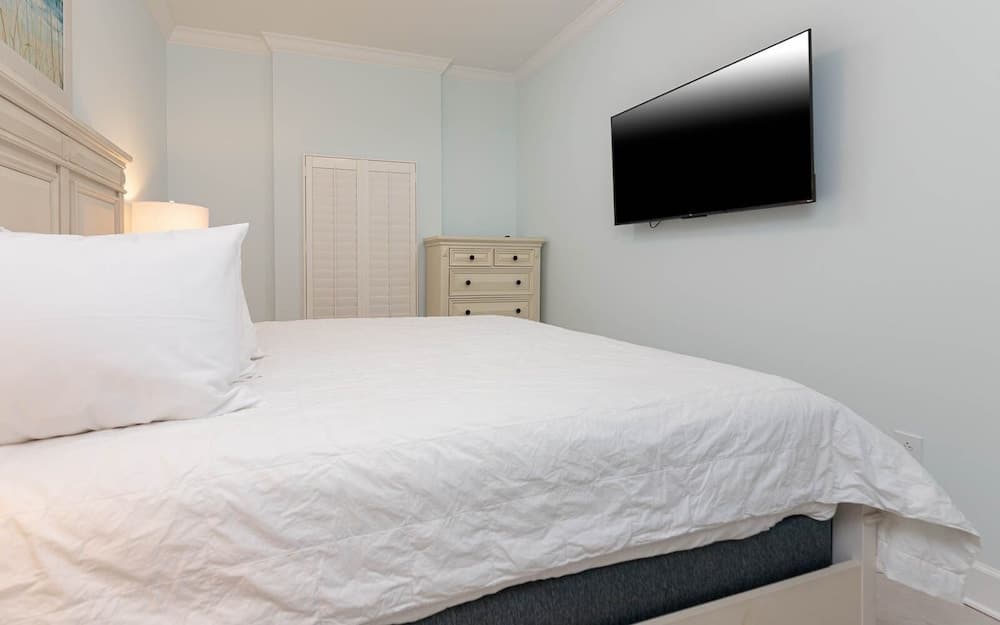 Phoenix Gulf Towers 2202 2 Bedroom Condo