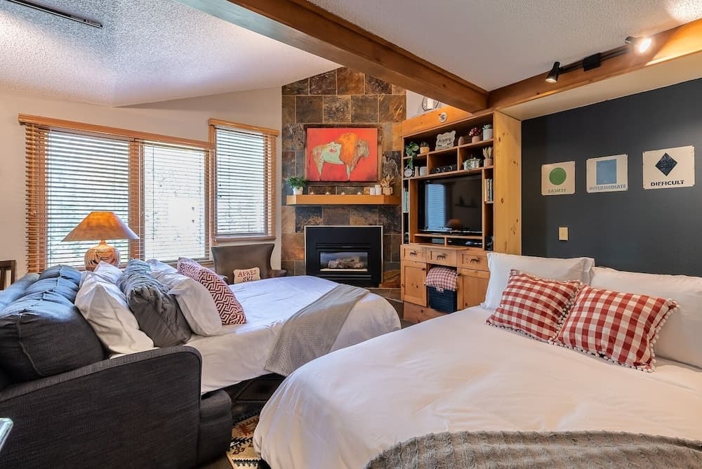 Iron Horse C5013 Condo by RedAwning