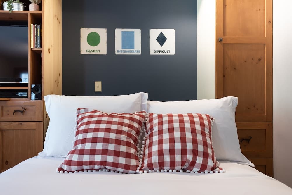 Iron Horse C5013 Condo by RedAwning