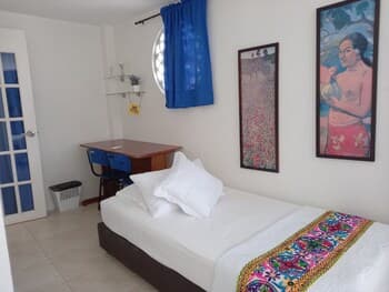 HPT-SC1 HABITACION DE HOTEL CON PISCINA