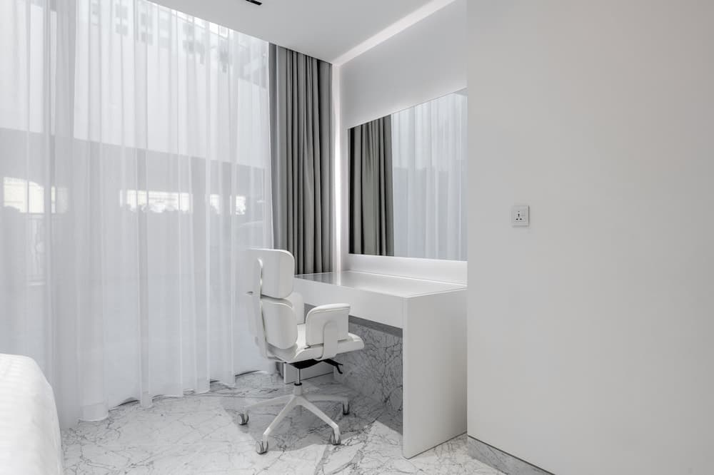 Luxe Dubai Marina 3Flr 4BR w Pool Sauna