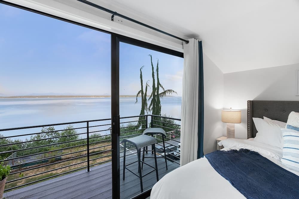 Views Seclusion & Cozy Island Comfort