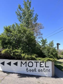 Triangle Motel