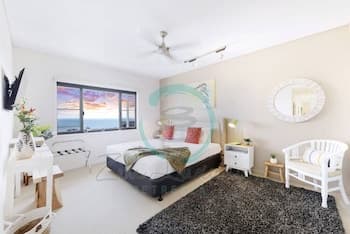 ZEN POINT PENTHOUSE - 3 BR Waterfront