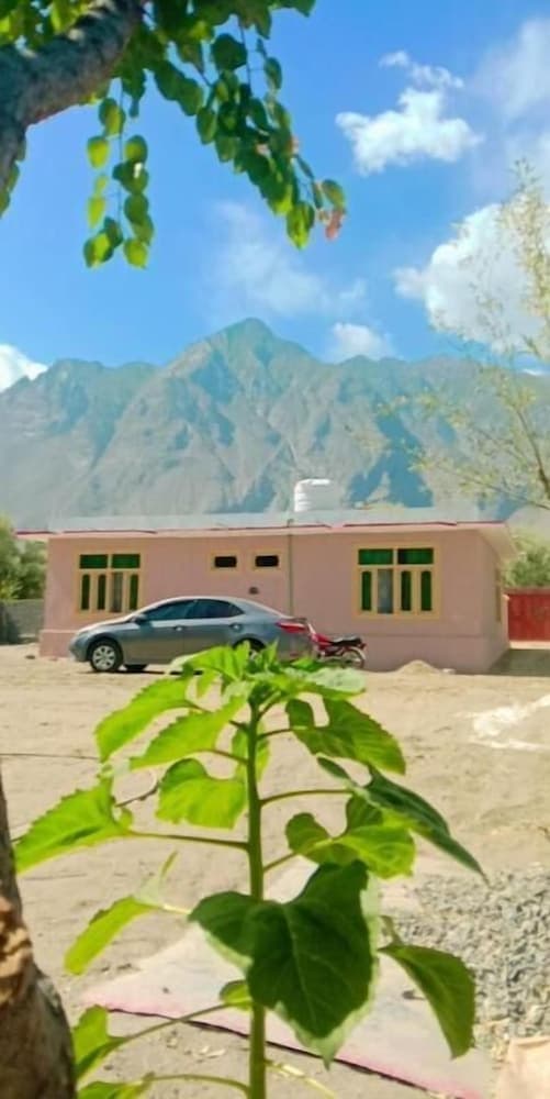 Manthokha Guest House skardu