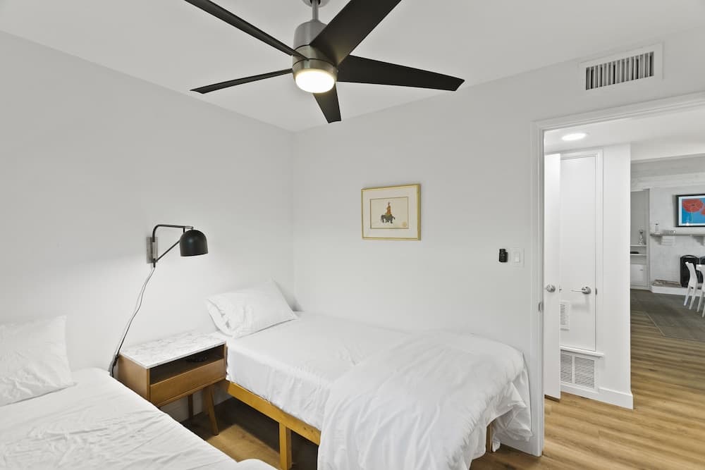 Bichitos Playground Heated with pool