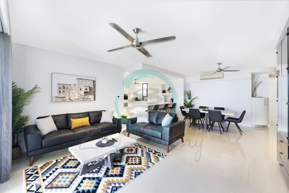 ZEN AT ARKABA - 3BR Luxury Apartment