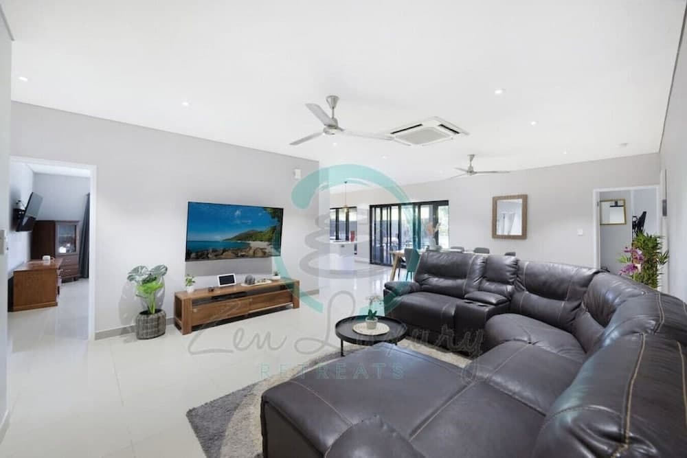 ZENHOUSE - 5BR Family with Private Pool