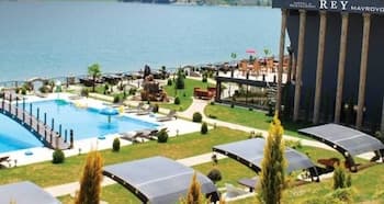 Rey Hotel & Restorant