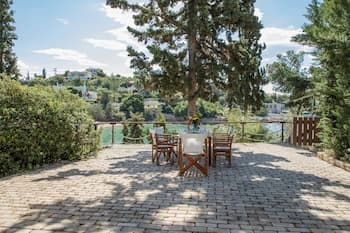 Grand Bleu Beachfront Agios Emilianos