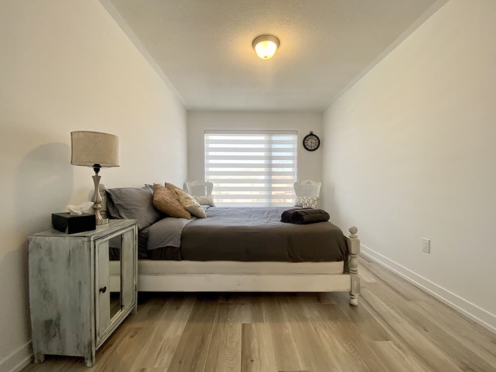 Luxurious Waterfront Retreat