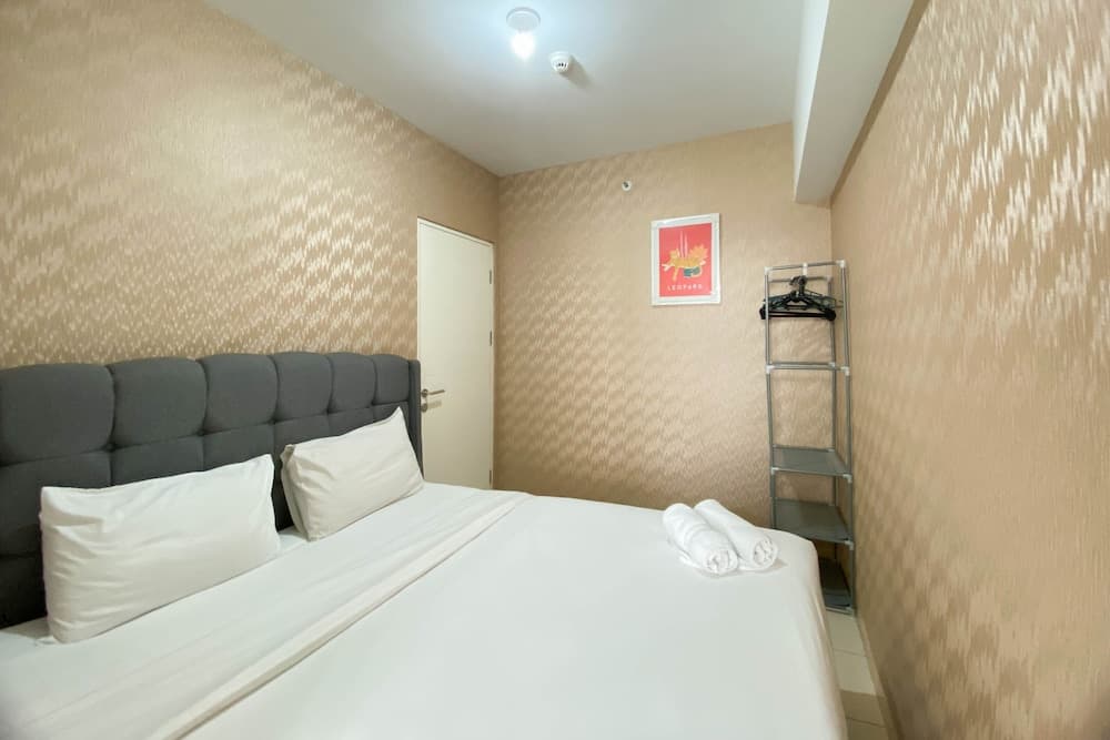 Comfort And Elegant 4Br Combined At Springlake Summarecon Bekasi Apartment