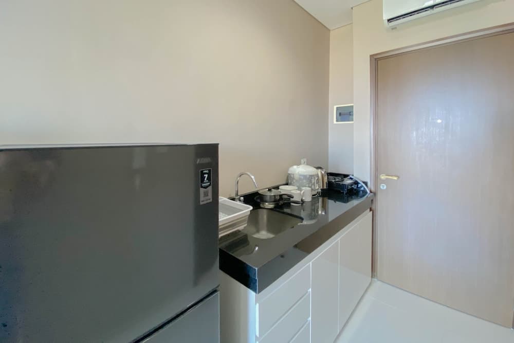 Nice And Elegant Studio At 9Th Floor Ciputra International Apartment