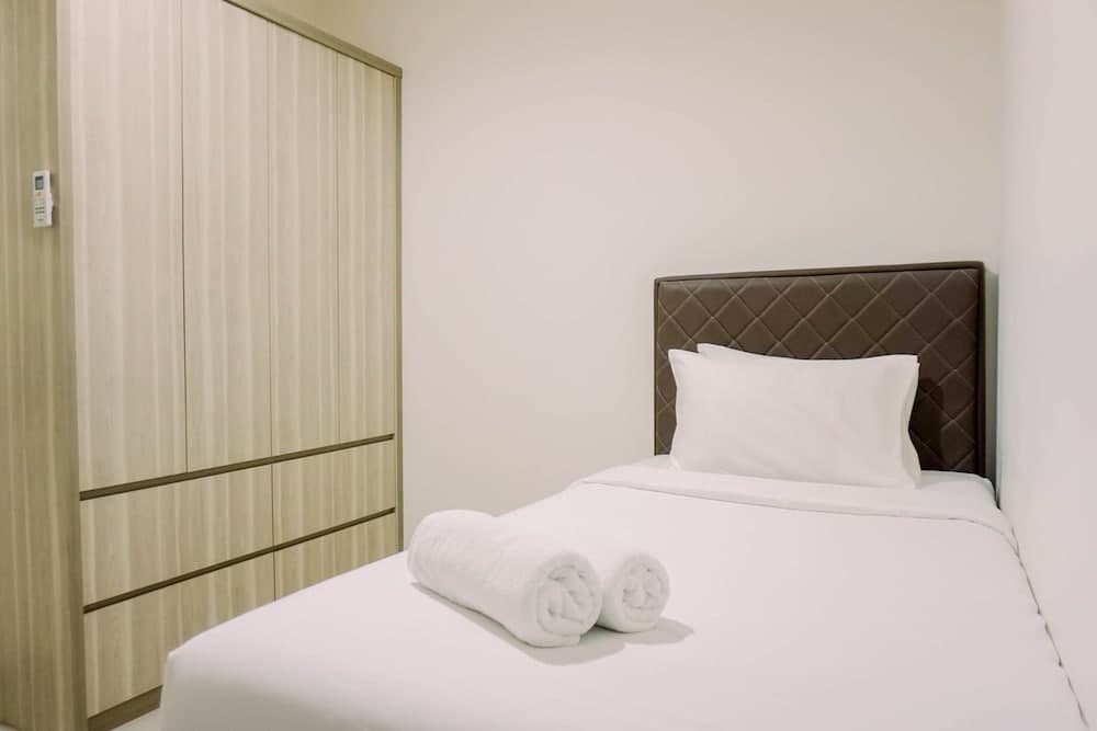 Modern And High Floor 2Br Bintaro Embarcadero Apartment