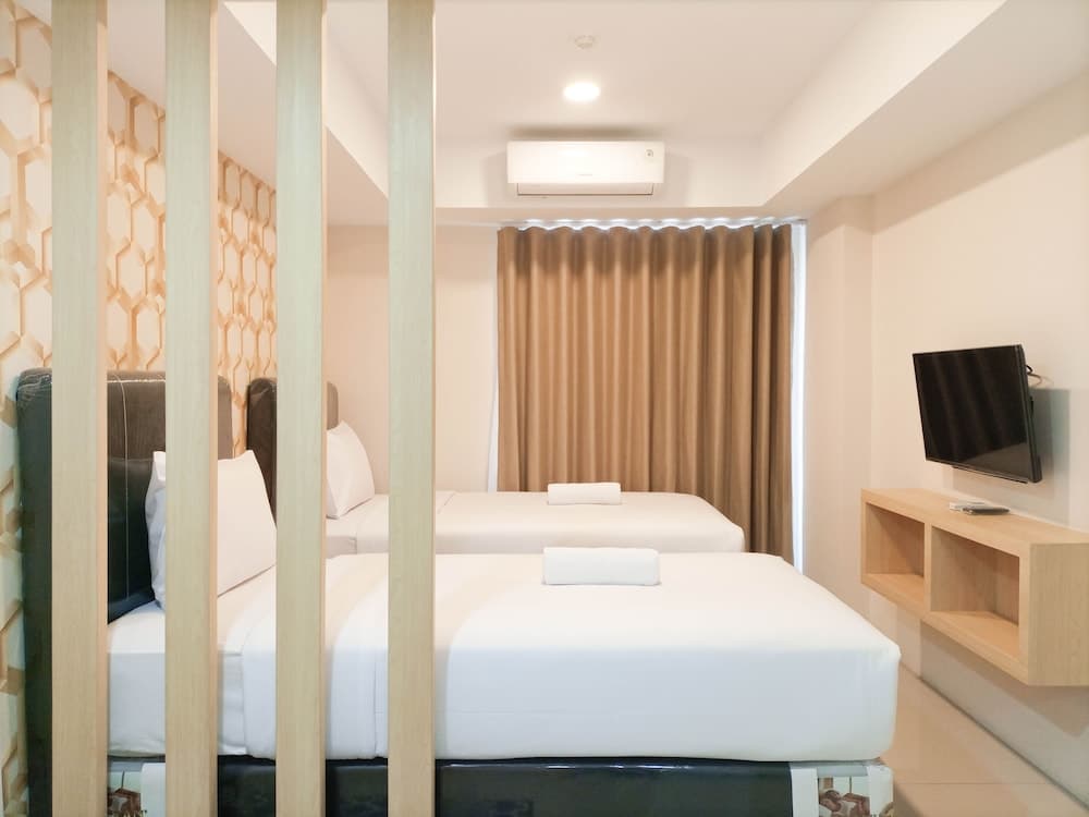 Tranquil And Comfort Studio At De Prima Apartment