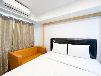 Modern Look Studio At De Prima Apartment