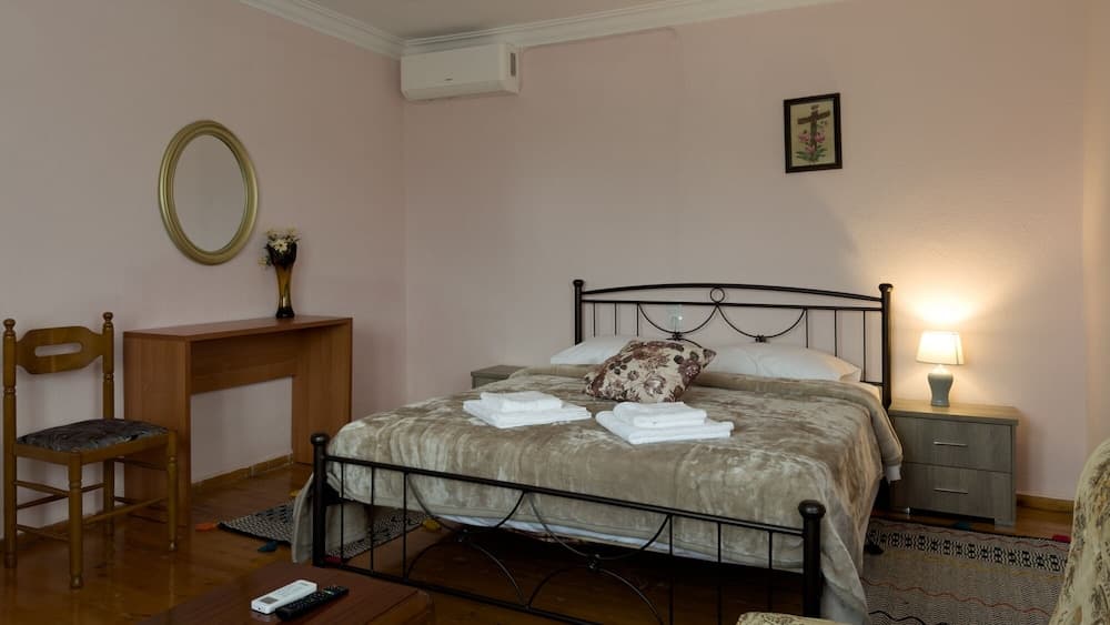 Fani's House Under Meteora