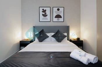 Stunning canal view apartment Yas island