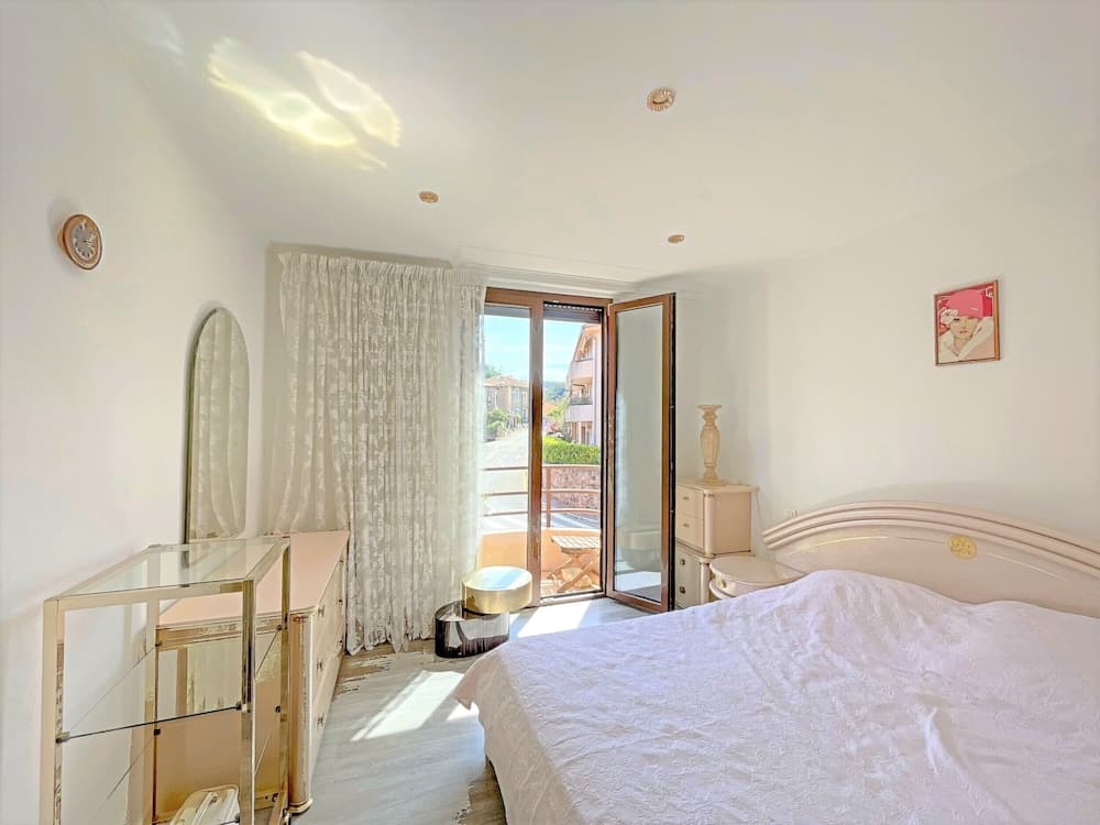 3 BEDR APPARTMENT BEACH ACCES THEOULE