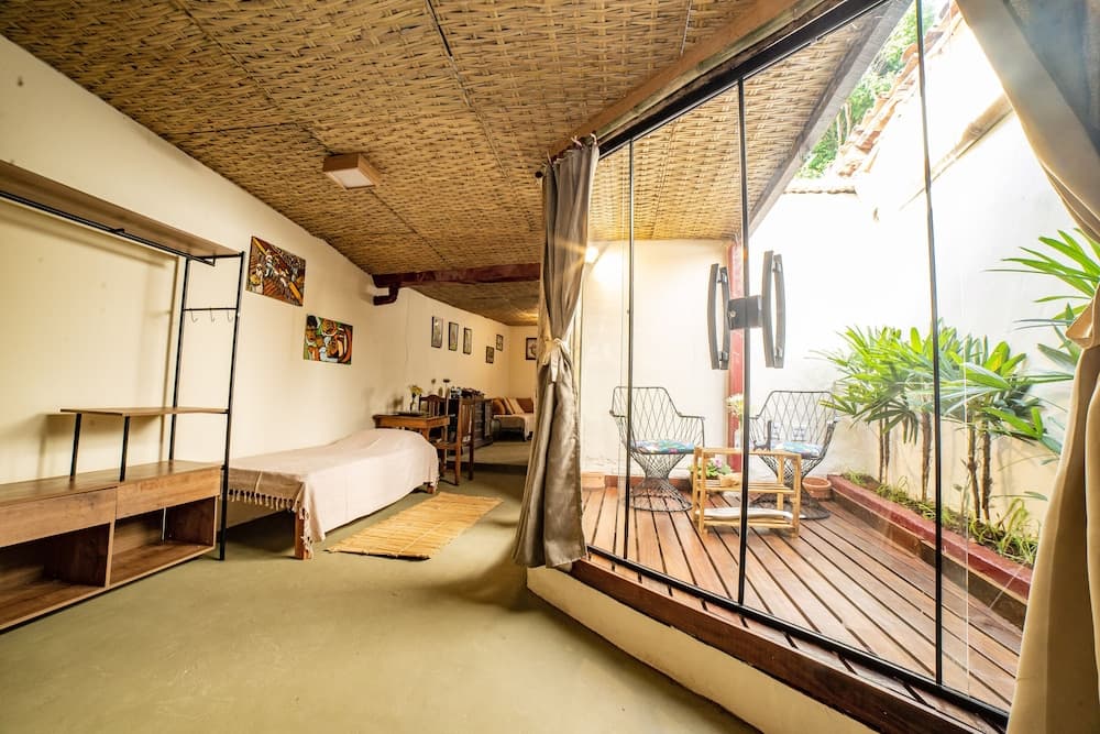 Ferraria Guest House