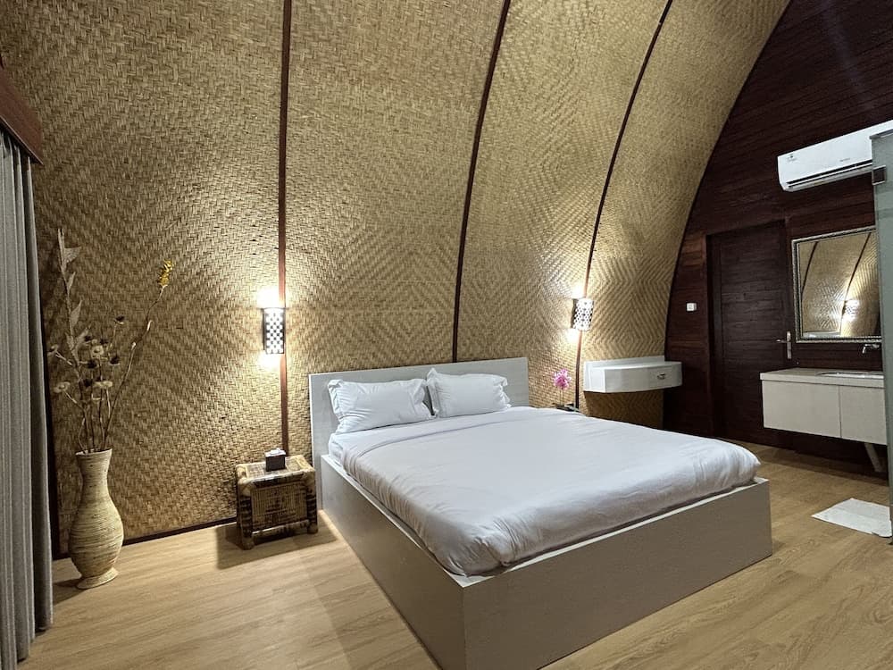 Bayview Beach Resort East Lombok