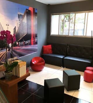 Pinheiros Hostel e Food