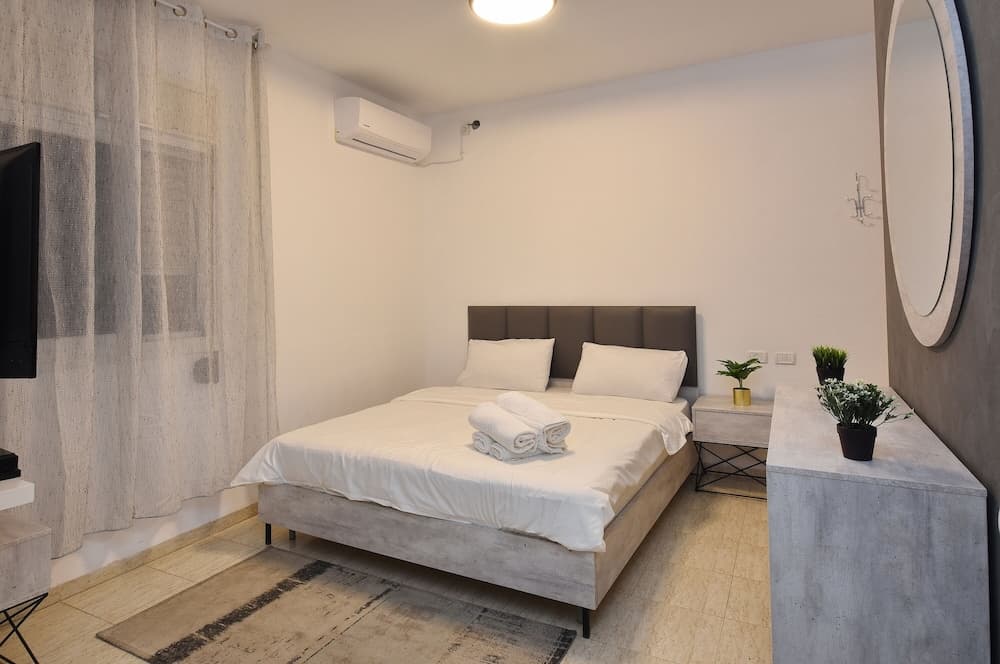 Luxury Villa with heated pool in Zfat