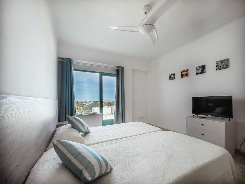 Hostal Cala Llombards