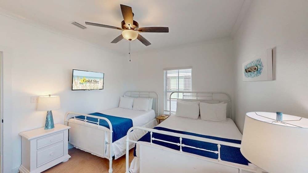 New Home 3br/2.5br w/ Kayak Access Sleeps 9