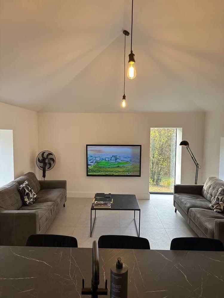 3 Bed Barn - Pets - Smoking - Garden - Parking