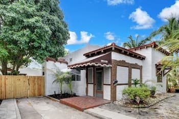 Sunset Home West Palm Beach/close to Downtown/ Shops/ Pet Friendly