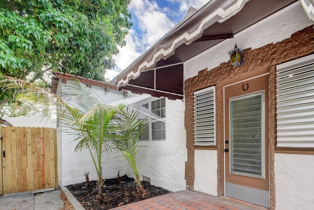 Sunset Home West Palm Beach/close to Downtown/ Shops/ Pet Friendly