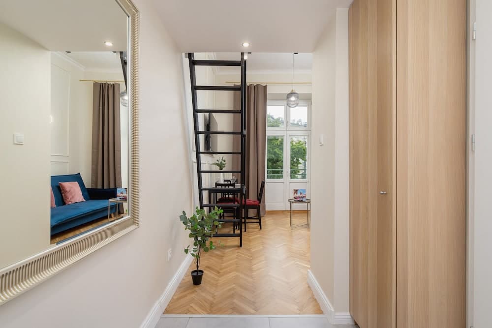 Krakow Old Town Apartment by Renters