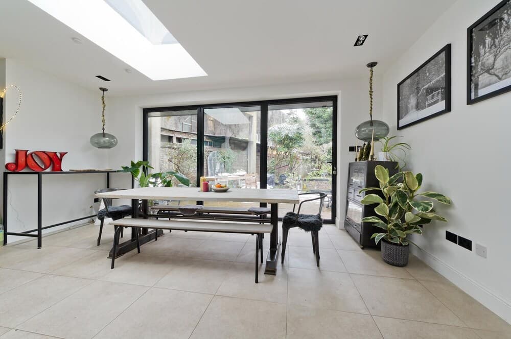 Stunning one Bedroom Flat With Large Terrace in Chiswick by Underthedoormat