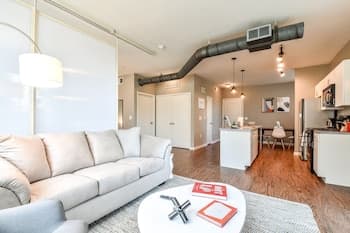 Plano Beautiful Studio Apartment