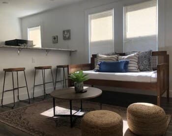 Impressive Cozy Historic 2BR Apt Near Downtown