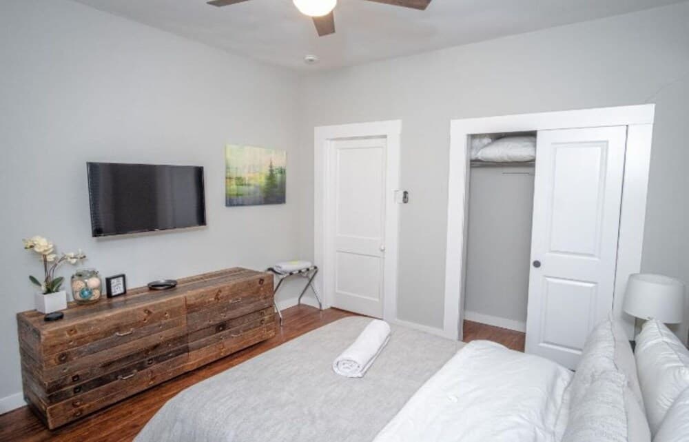 Remodeled Modern 1BR 1BA Apt Near Downtown 5min Pearl
