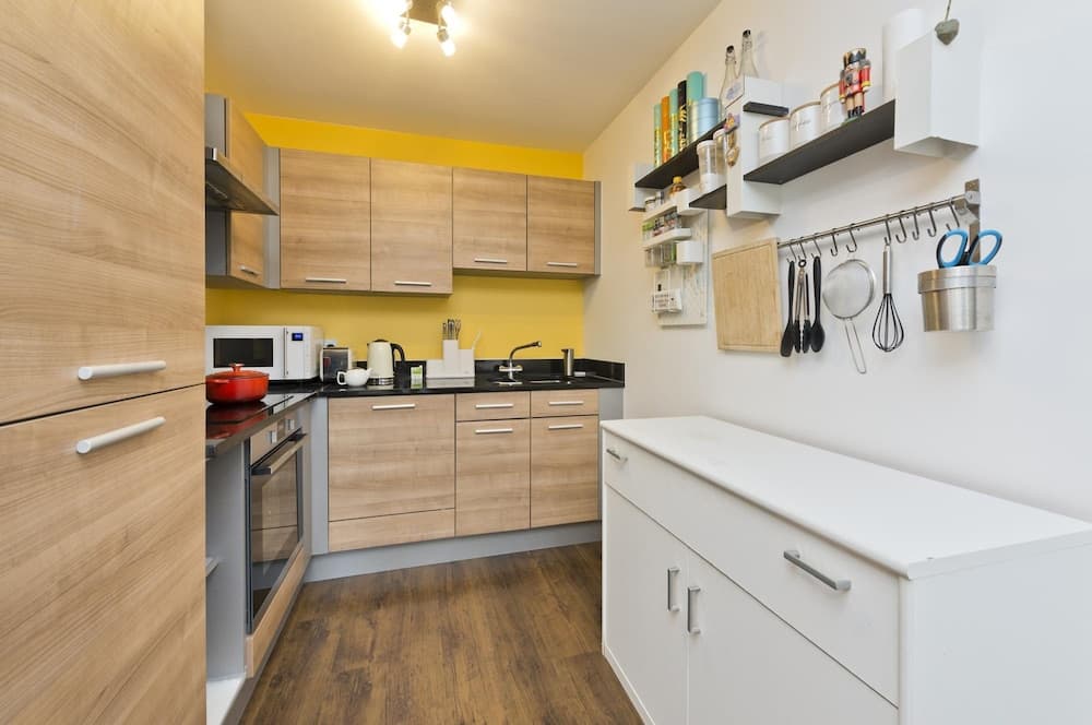 Bright Greenwich Flat Near Canary Wharf by Underthedoormat