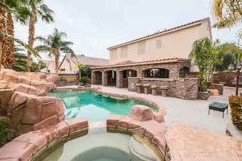 Luxury Estate 4bdrm Pool Spa Oasis Pets Welcome