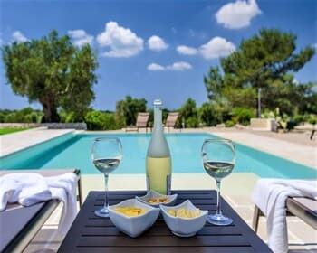 Country Estate With Trullo Pool and sea View