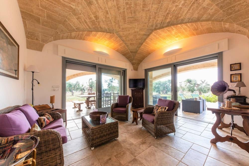 Pat021 in Pat With 3 Bedrooms and 3 Bathrooms