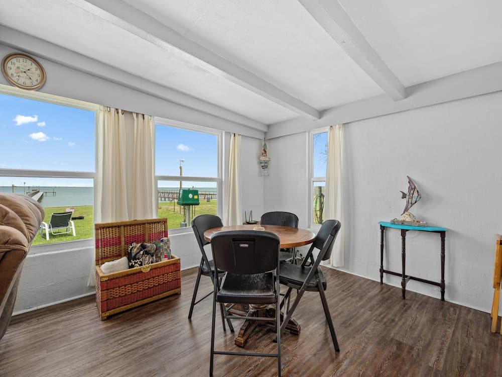 Little Cove Resort by Miss Kitty’s