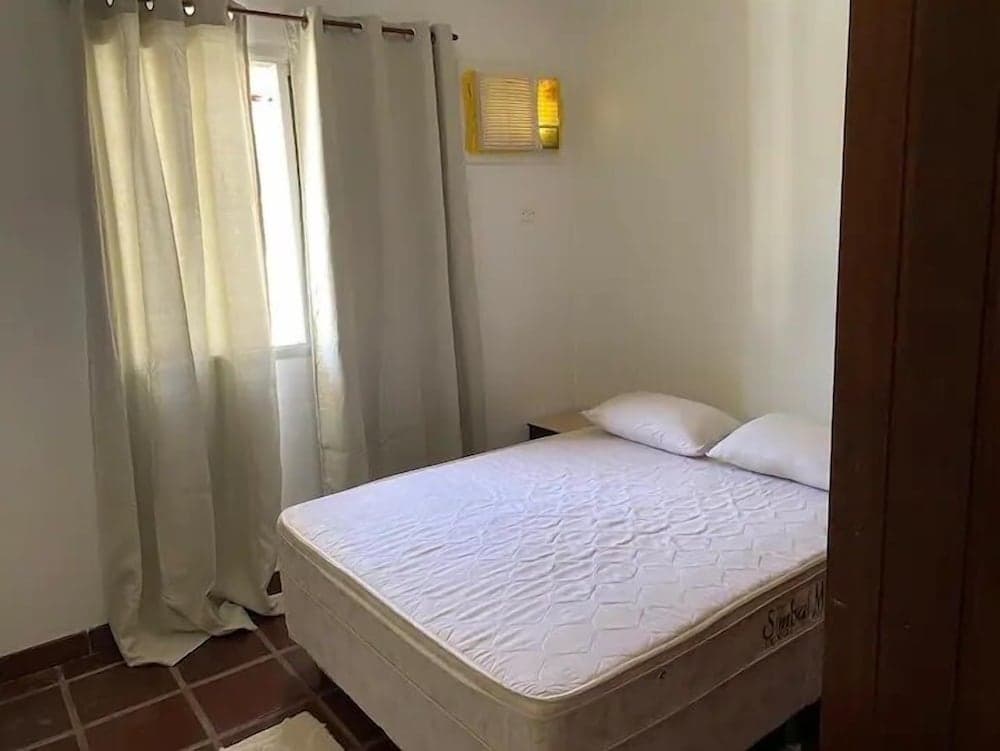 Apto na Enseada a 50 metros da praia