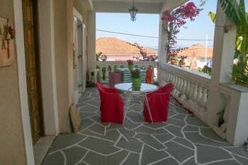 Maistrali Return To Timeless Spetses