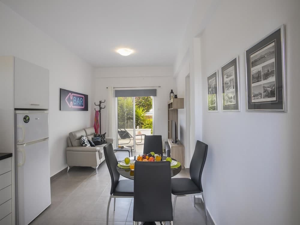 Ayios Elias Alice Suite